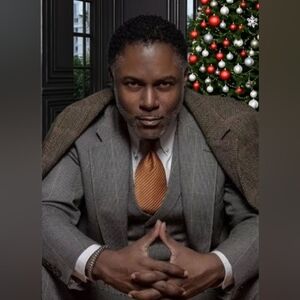 Classic Custom Men's Plaid Gray 3-Piece Suit, 42L / 36W x 32L